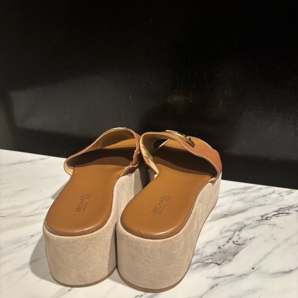 Michael Kors Tan Platform Sandals - Picture 1 of 4